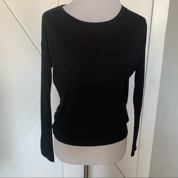 *free when bundled* Old navy NWT black top - Picture 4 of 7